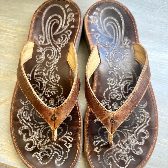 Olukai leather women’s size 9. Great condition. - Picture 4 of 4